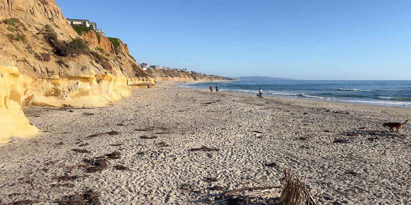 The beach at the north end of Solana Beach, looking south